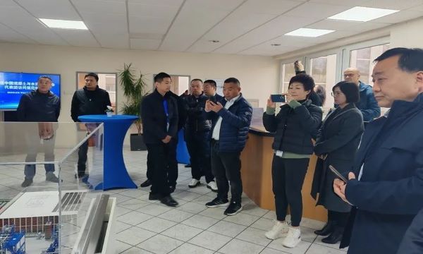 Txinako hormigoi eta zementuan oinarritutako produktuen elkartearen atzerriko lehen lanbide heziketako oinarria ofizialki abian jarri da