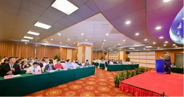 QGM Gonbidatu zen 2024 Ingeniaritzako eraikuntzako materialak produktuetara joateko makineria bulegoko urteko bilera eta industriaren prestakuntza trukatzeko bilera