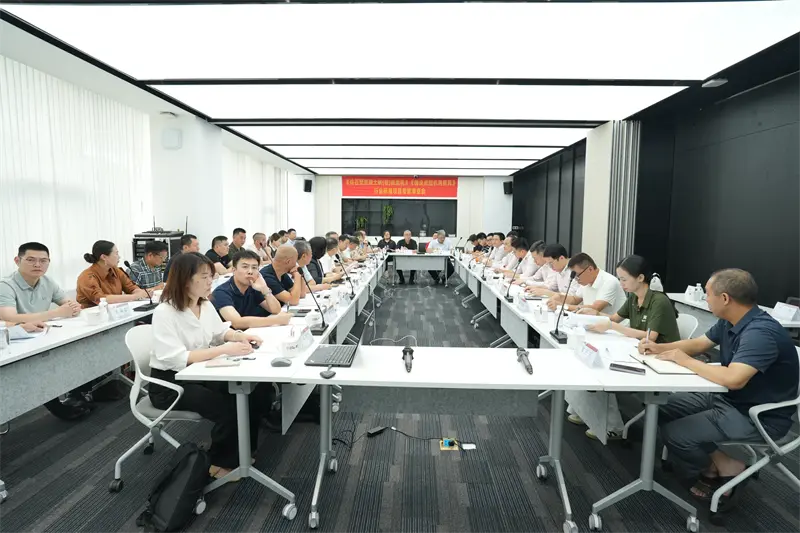 Industria estandarren garapenaren liderra! QGM-k 