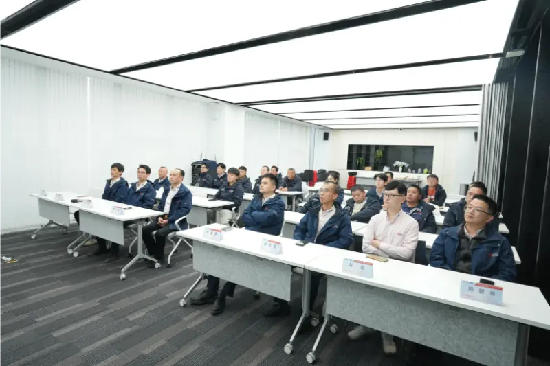 Quangong Machinery Co., Ltd.-ren atzerrian adreilua egiteko proiektuaren mobilizazio bilera arrakastaz amaitu zen.