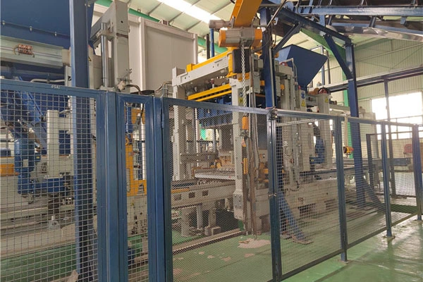 Zenith1500-2 Hormigoizko Blokeen Makina Proiektua martxan jarri zen, Maliko Udal Eraikuntzan laguntzen